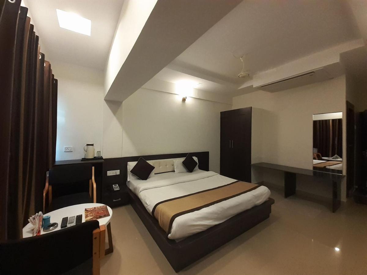 Hotel Bharat Kota  Esterno foto