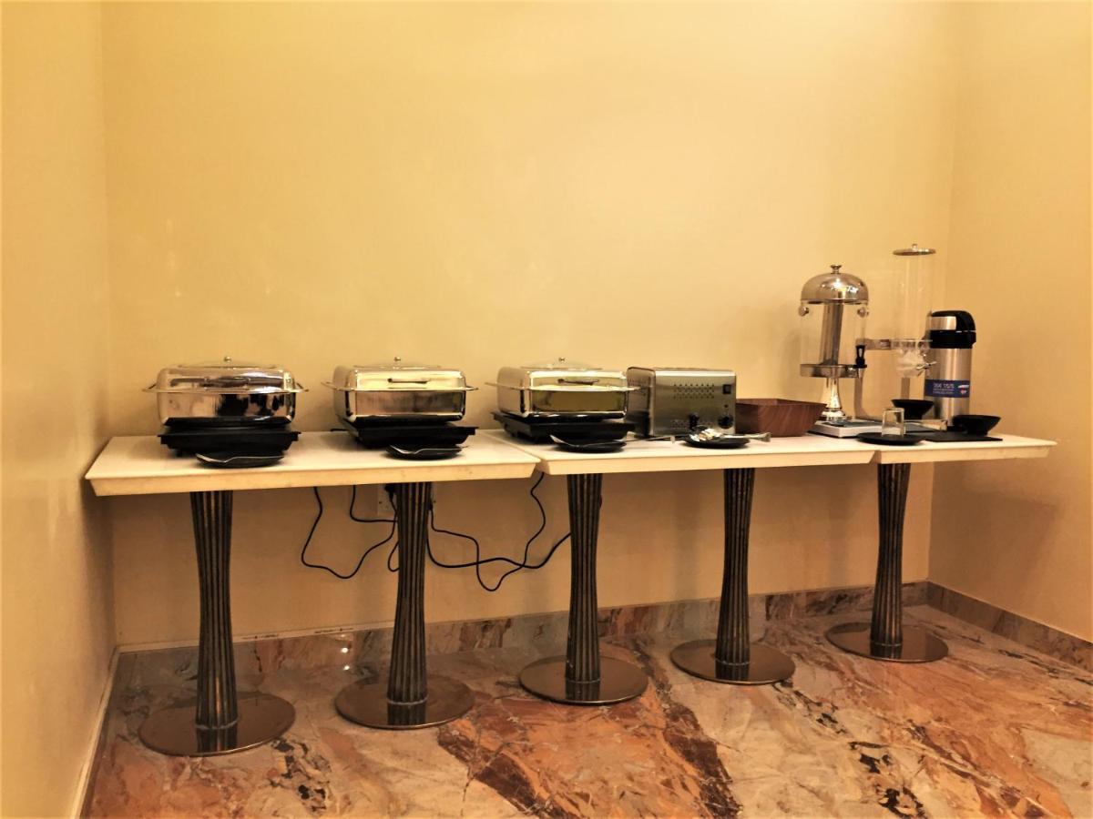 Hotel Bharat Kota  Esterno foto