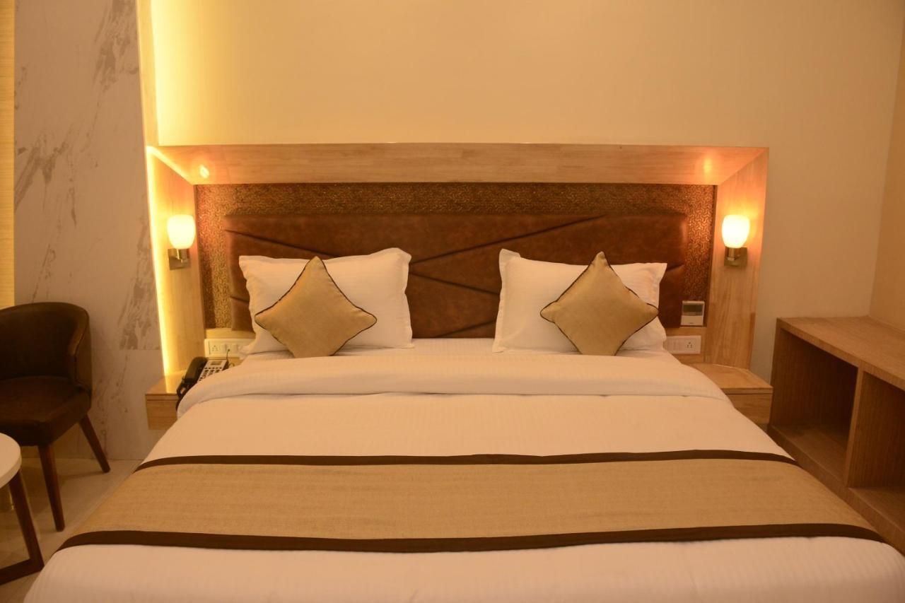 Hotel Bharat Kota  Esterno foto