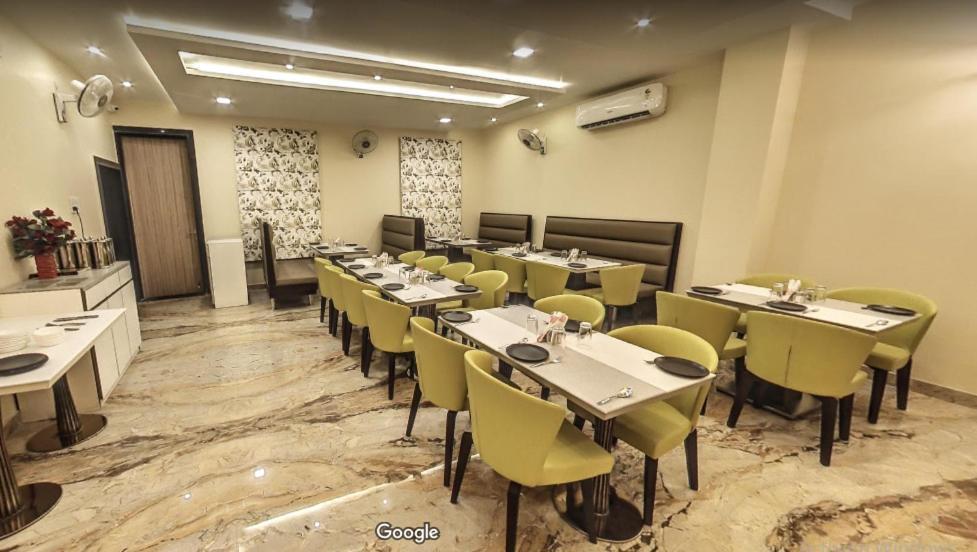 Hotel Bharat Kota  Esterno foto