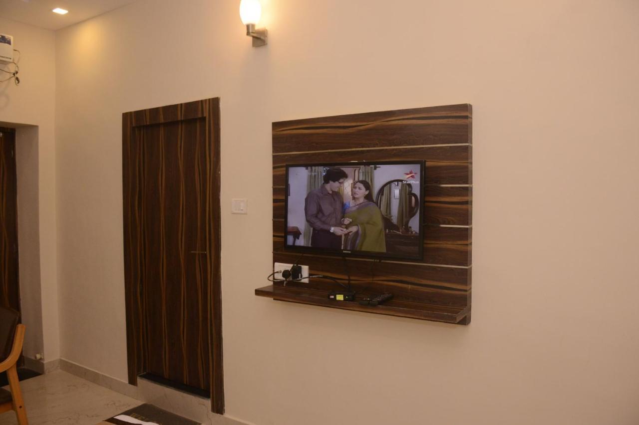 Hotel Bharat Kota  Esterno foto