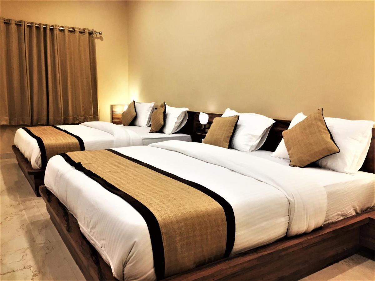 Hotel Bharat Kota  Esterno foto