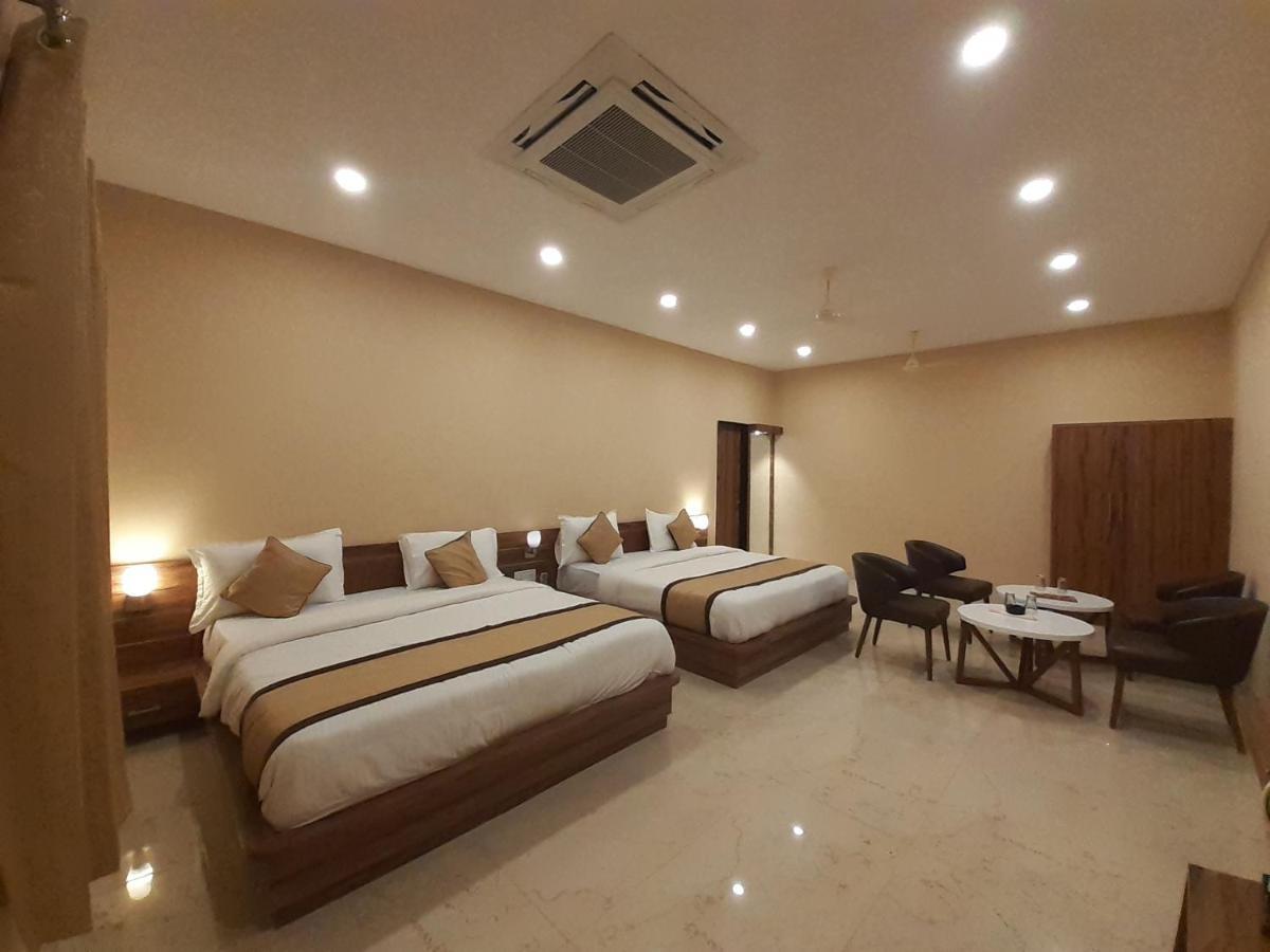 Hotel Bharat Kota  Esterno foto