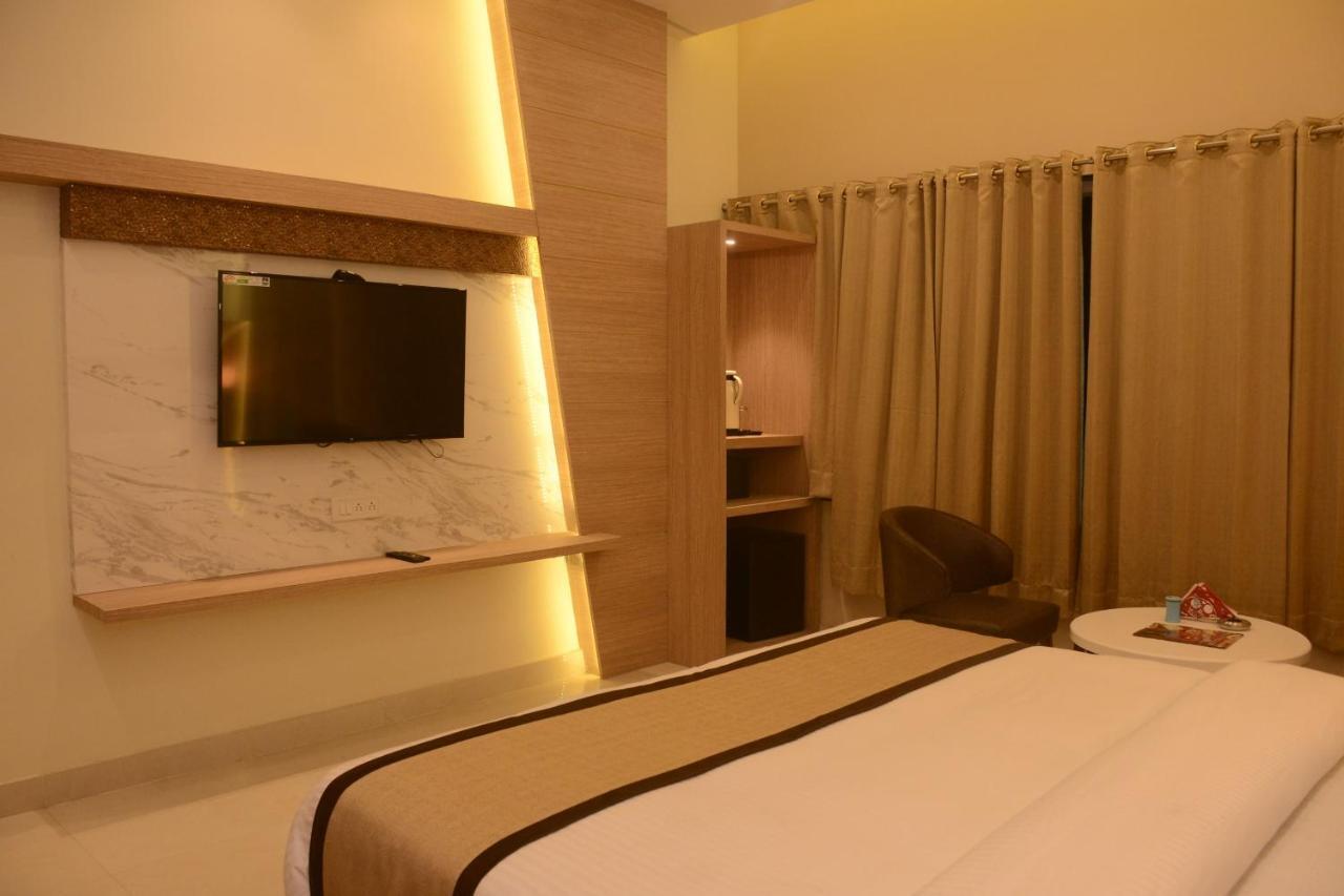 Hotel Bharat Kota  Esterno foto