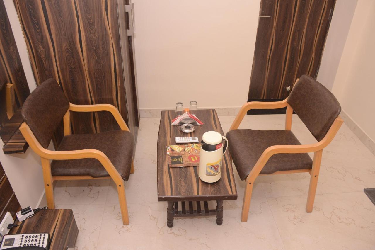 Hotel Bharat Kota  Esterno foto