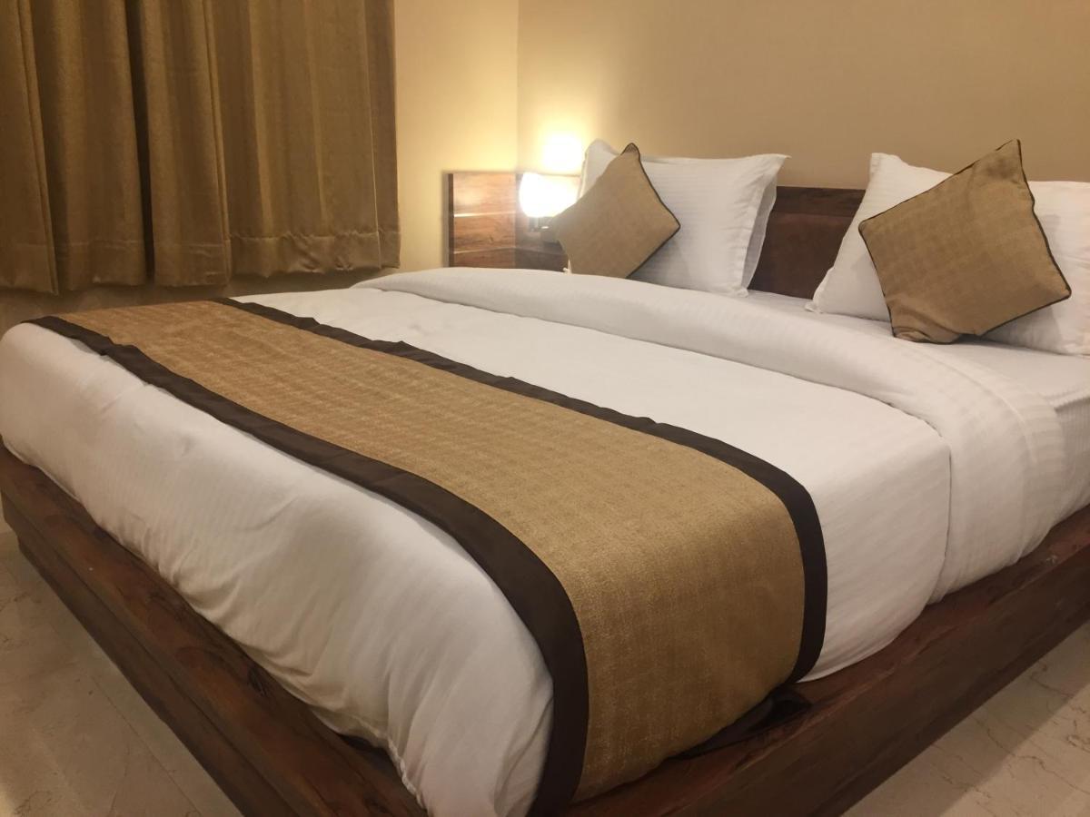 Hotel Bharat Kota  Esterno foto