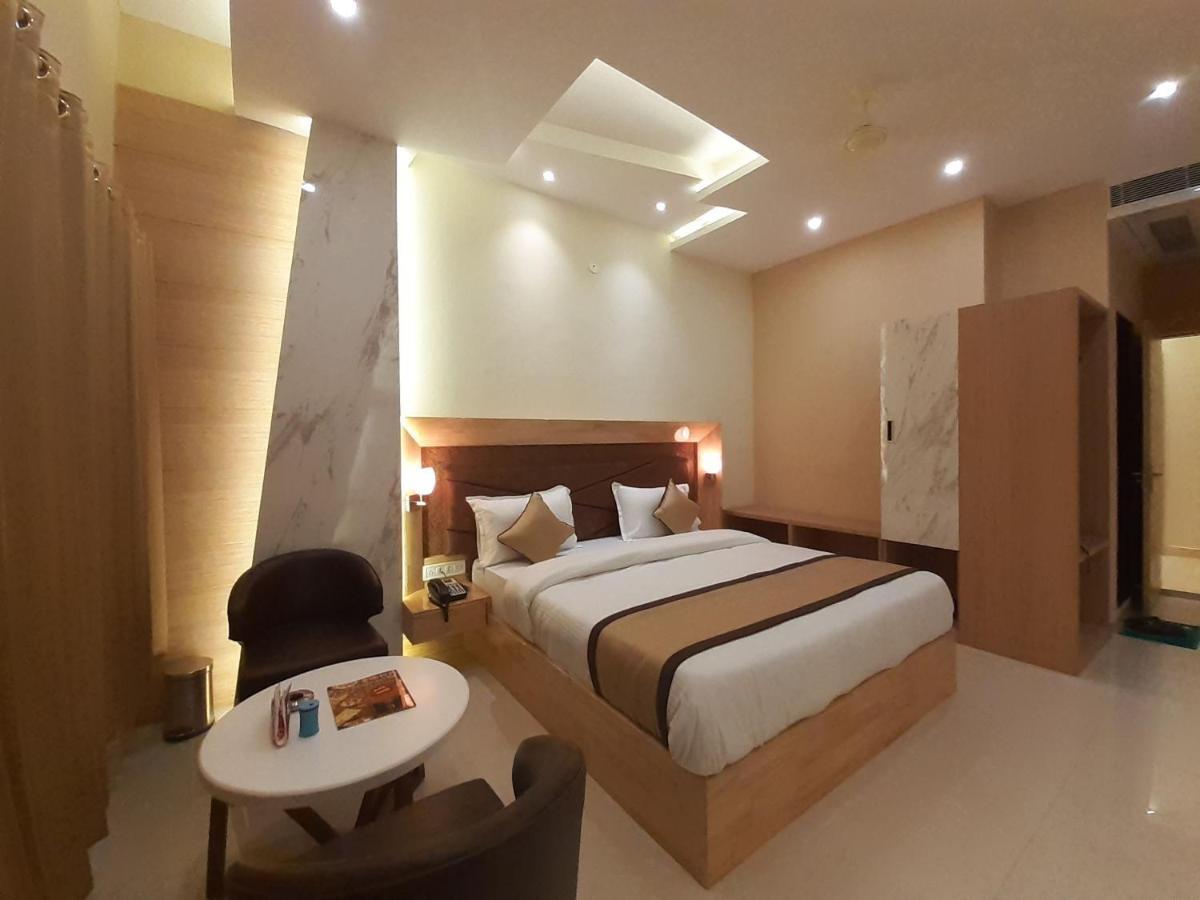 Hotel Bharat Kota  Esterno foto